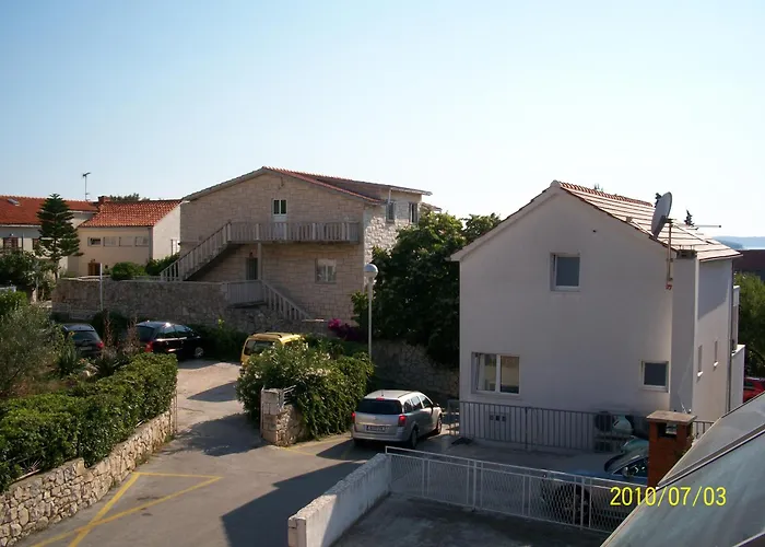 Gostinjska kuća Surlin 3*