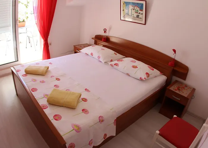 בית הארחה Surlin