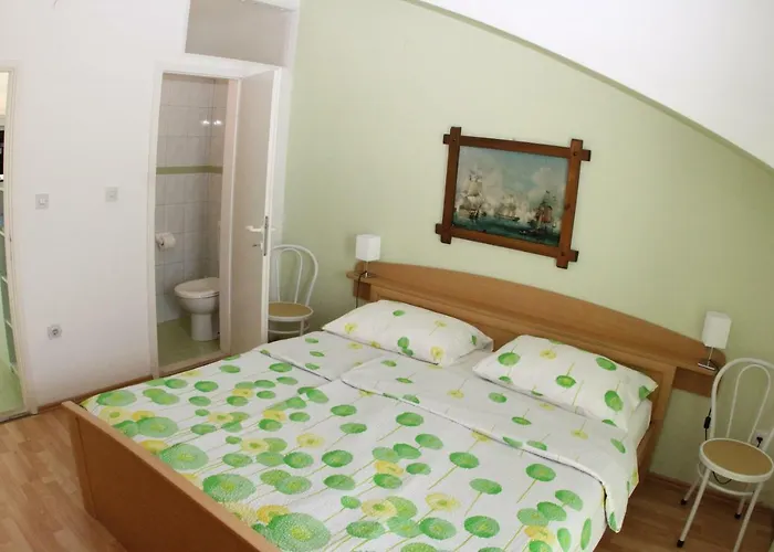 Гостьовий будинок Surlin