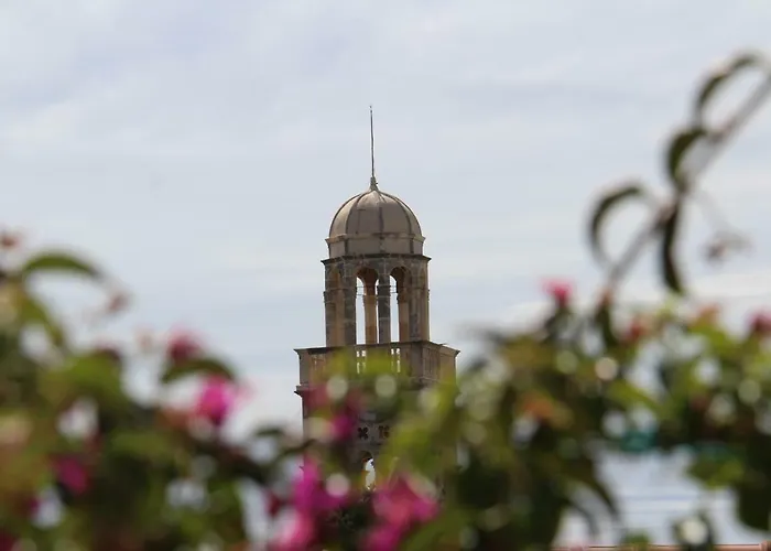 Surlin בית הארחה 3*